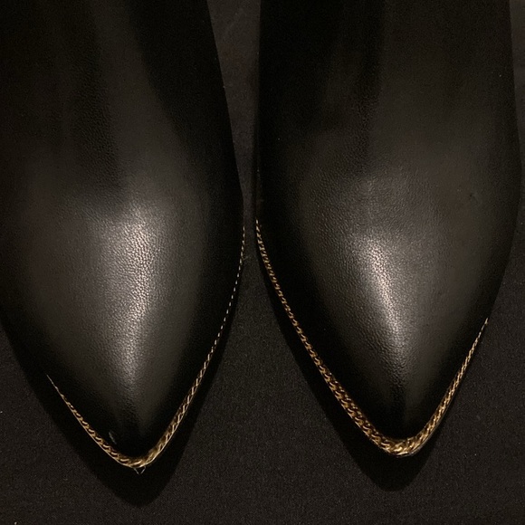 BCBGeneration pointy shootie with flat chain trim detail, padded foot bed - Picture 4 of 7